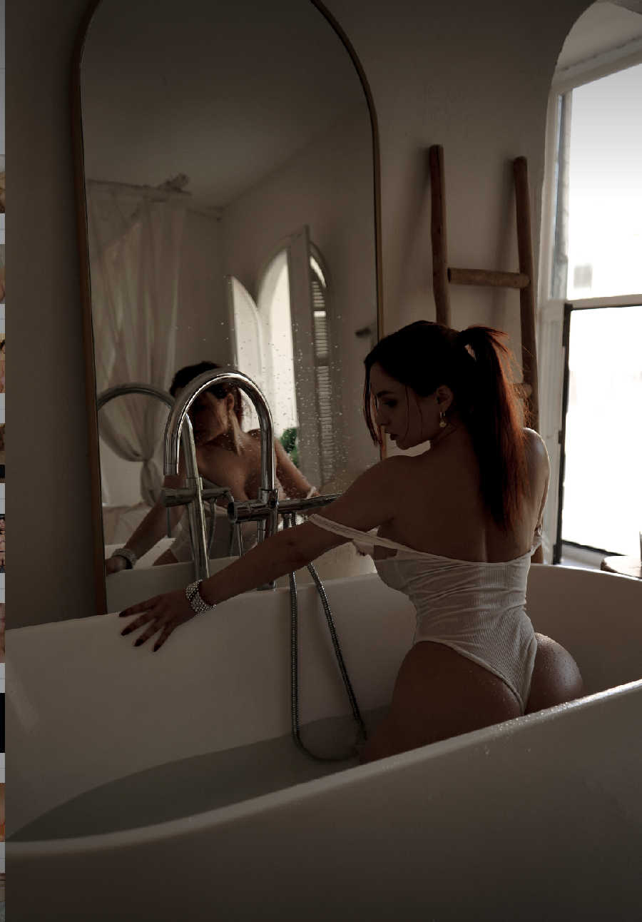 A playful frame from Miranda Faith nude — online in Georgetown