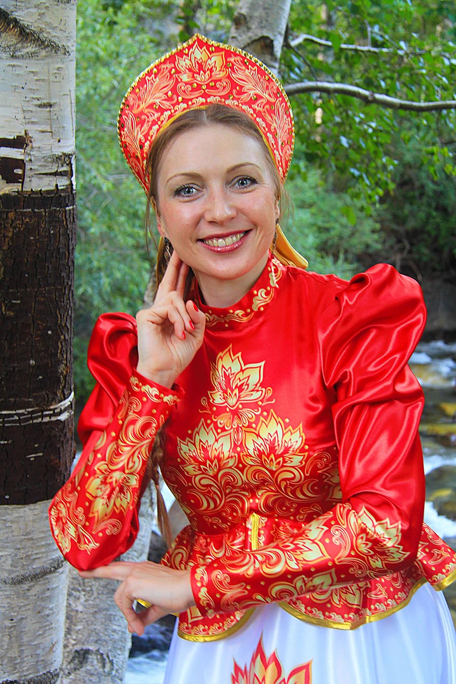 Women in Slavic costumes in Georgetown