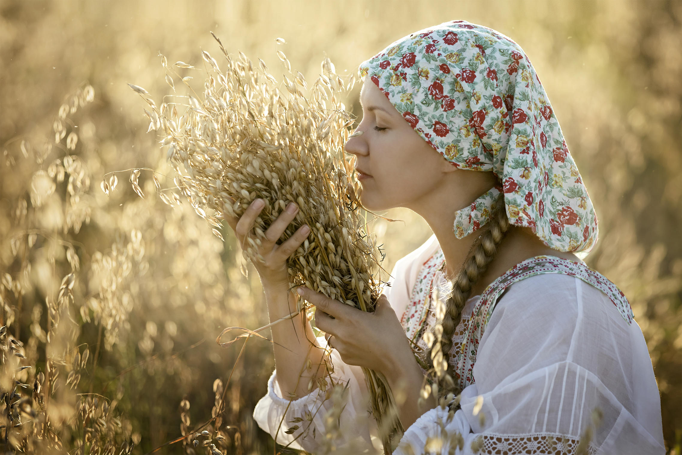 Photo Women in Slavic costumes in Georgetown