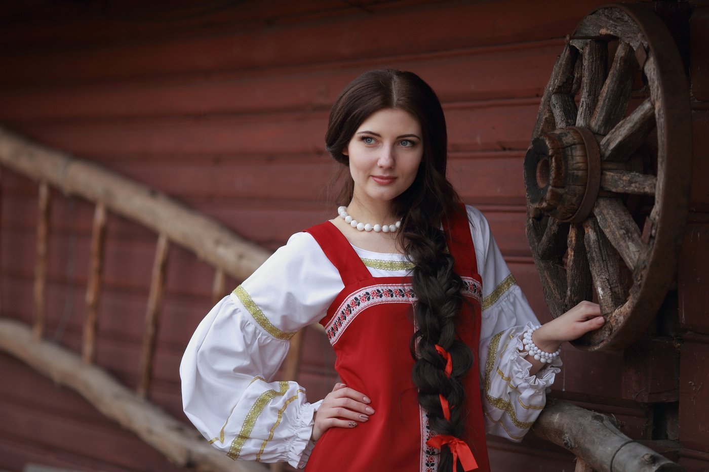 Girls in Slavic costumes in Georgetown